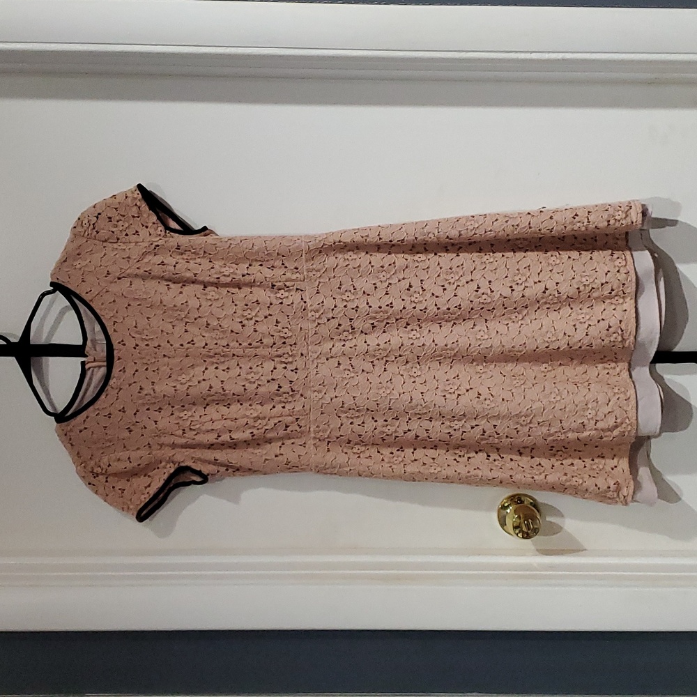 Ann Taylor Loft pink lace short sleeve dress